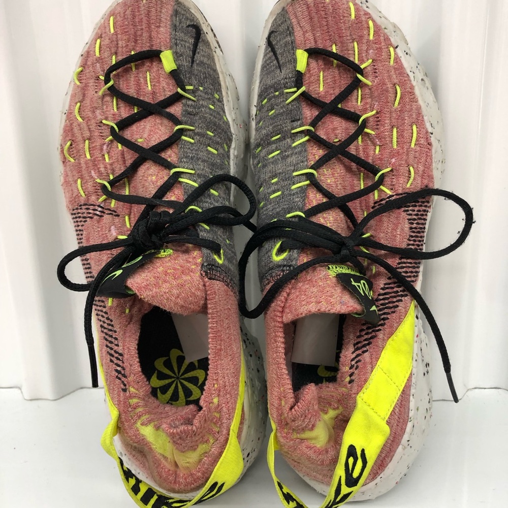 Nike Women’s Space Hippie 04 Lemon Size 7